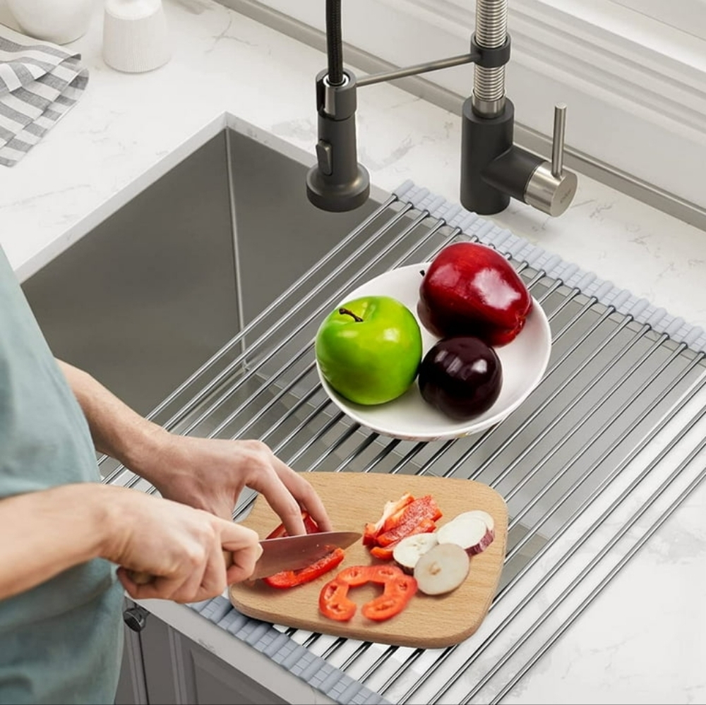 Over the sink Roll up Dish Drying Rack & Strainer NWOT